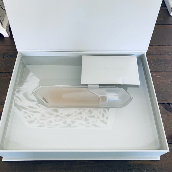 KKW Beauty Other - KKW FRAGRANCE - CRYSTAL GARDENIA OUD